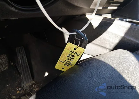 2016 BMW 320I z USA, uszkodzony, nr VIN WBA8E1G50GNT36429